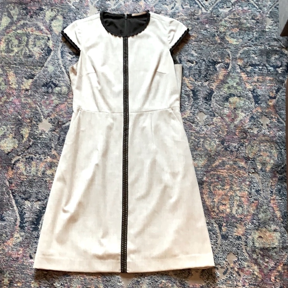 T Tahari Light Gray Dress Black Detail - 4